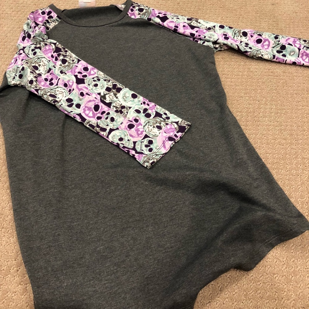 LuLaRoe Small Randy Tee